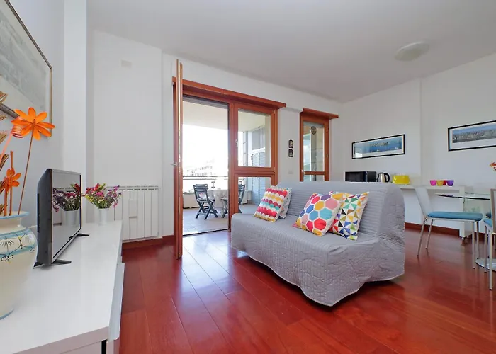 Ych-Modern Flat With Terrace Near Eataly