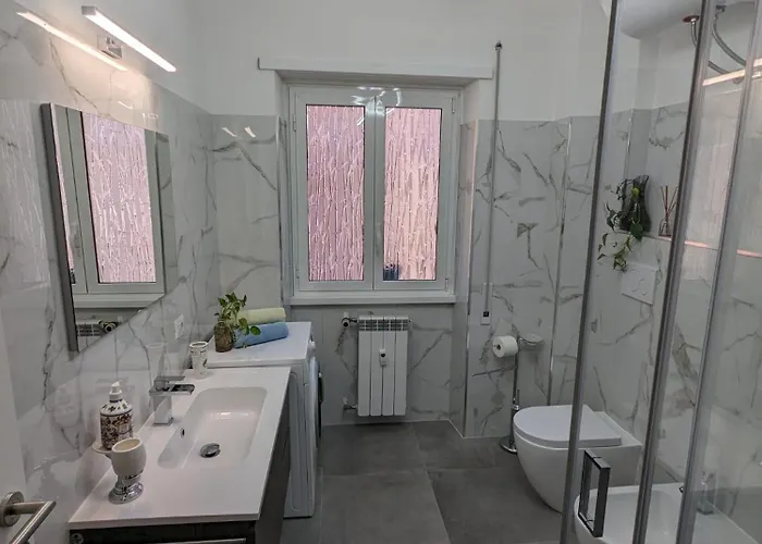 Lella\'S House Vicino Metro A 3 Min A Piedi