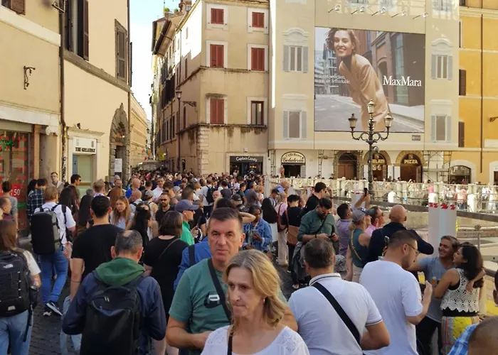 Un Relax A Fontana Di Trevi