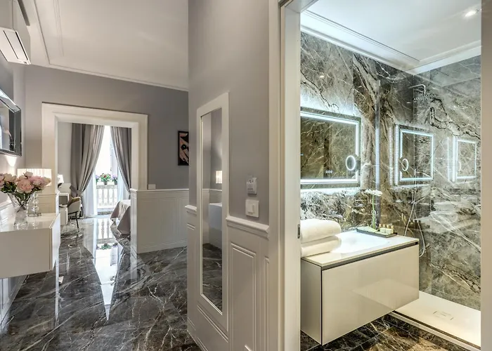 Spanish Steps Oasis Suite