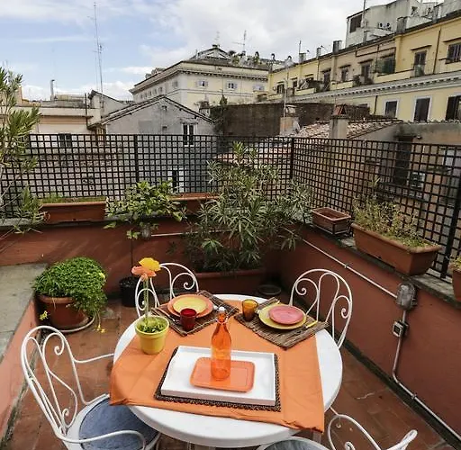 Pantheon Terrace Apartment