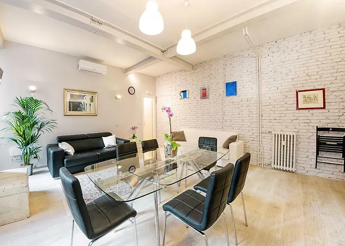 Modern Apartment Near Colosseum