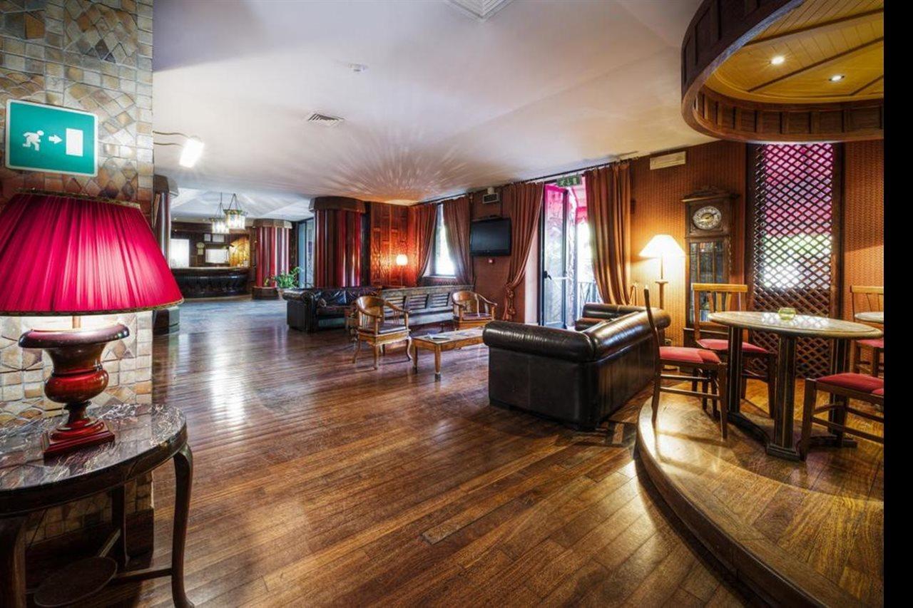 Hotel Grand Colony 3*