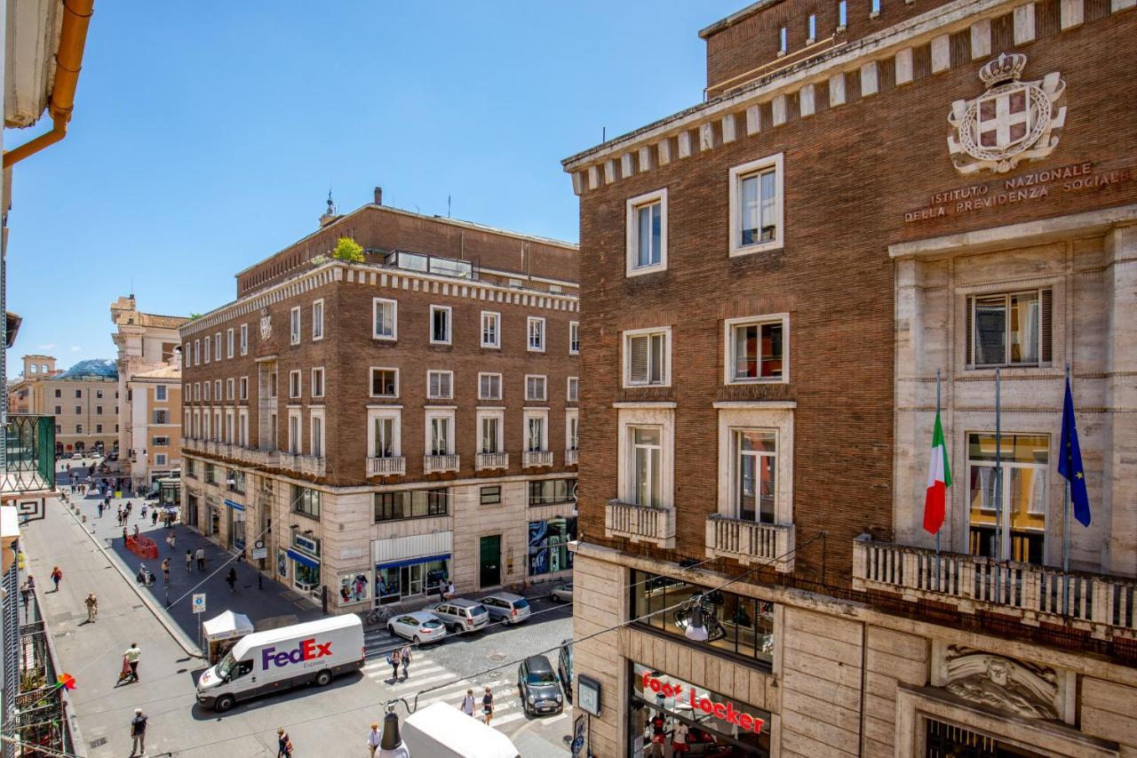 Via Del Corso Pensión