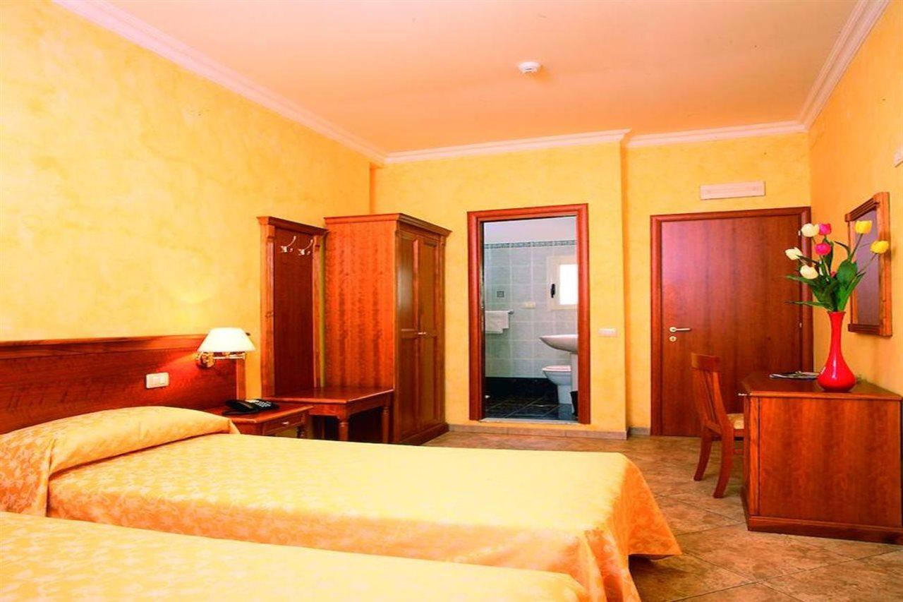 Kriss Hotel