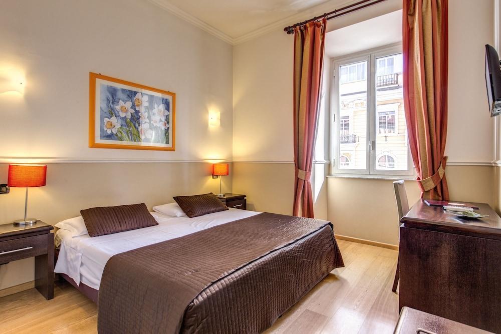 Everest Hotell 2*