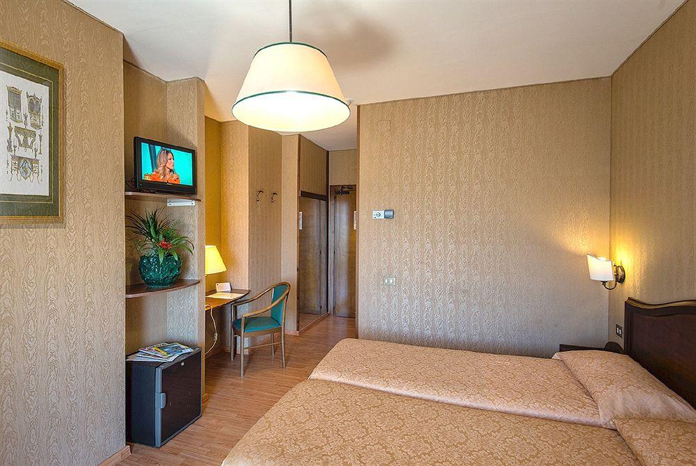 Hotel Park Blanc Et Noir 3*