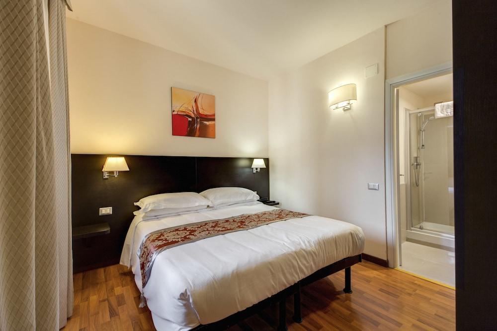Regal Park Hotell 4*