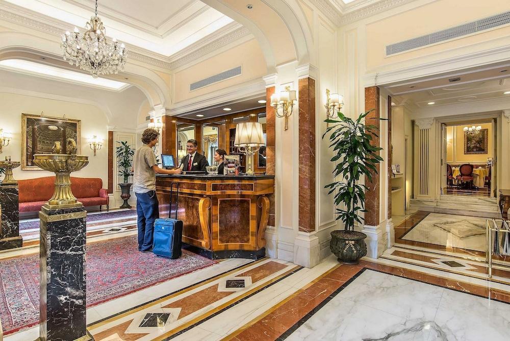 Hotel Del Senato 3*