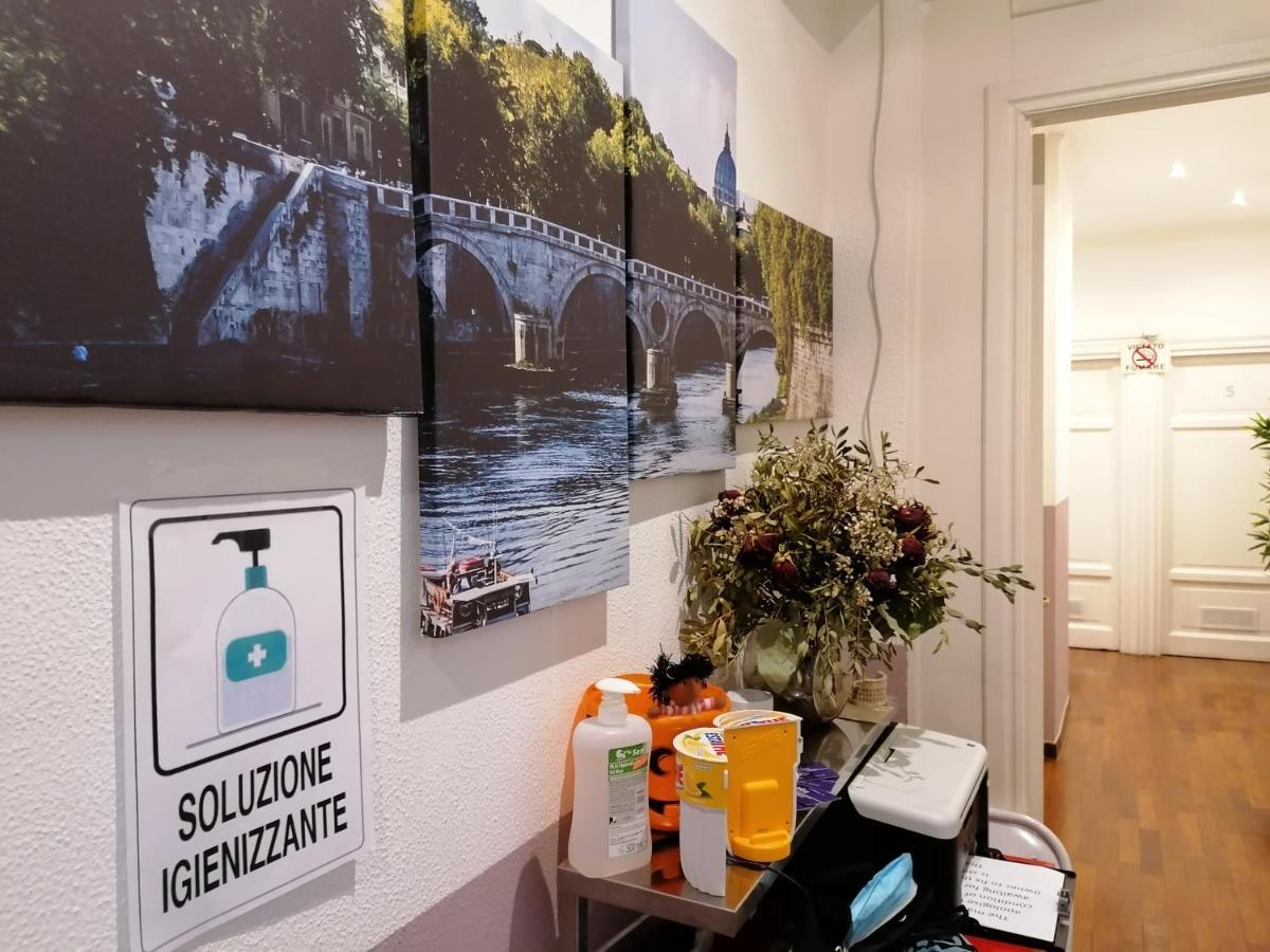 Clarahousemanzoni Roma