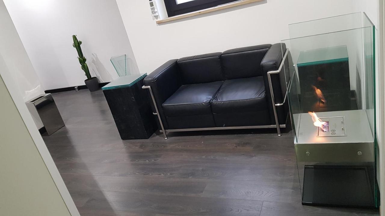 Alojamento de Acomodação e Pequeno-almoço Cinecittà Luxury