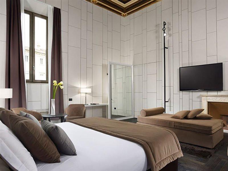 Pensión Piazza Del Gesu' Luxury 2*