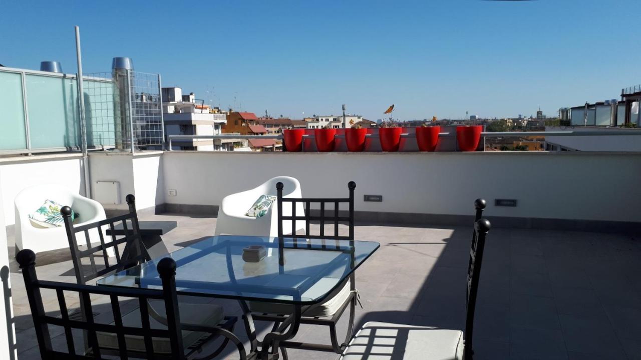 Penthouse 41 In Trastevere With Big Terrace Apartamento Roma