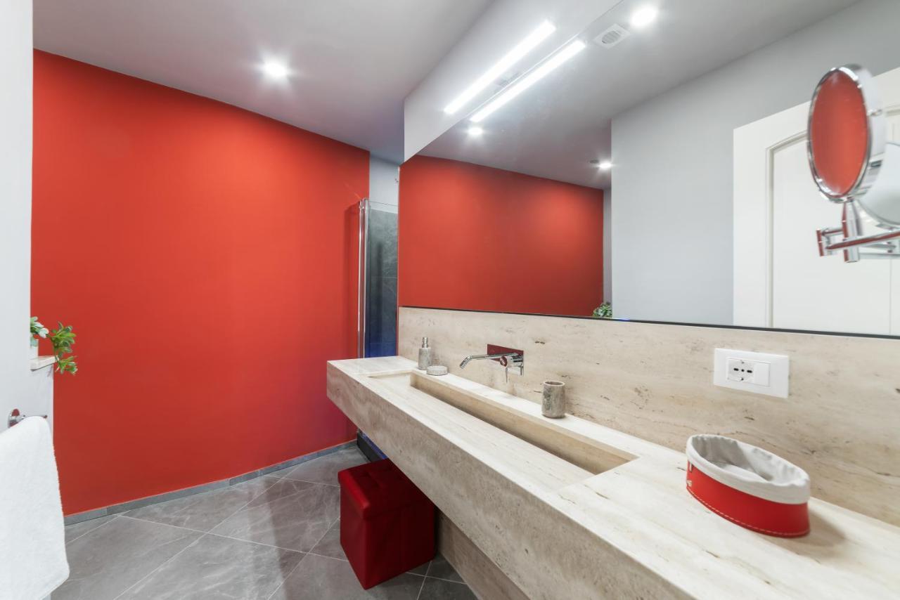 Bmga L Viapaola43 Palace * Roma