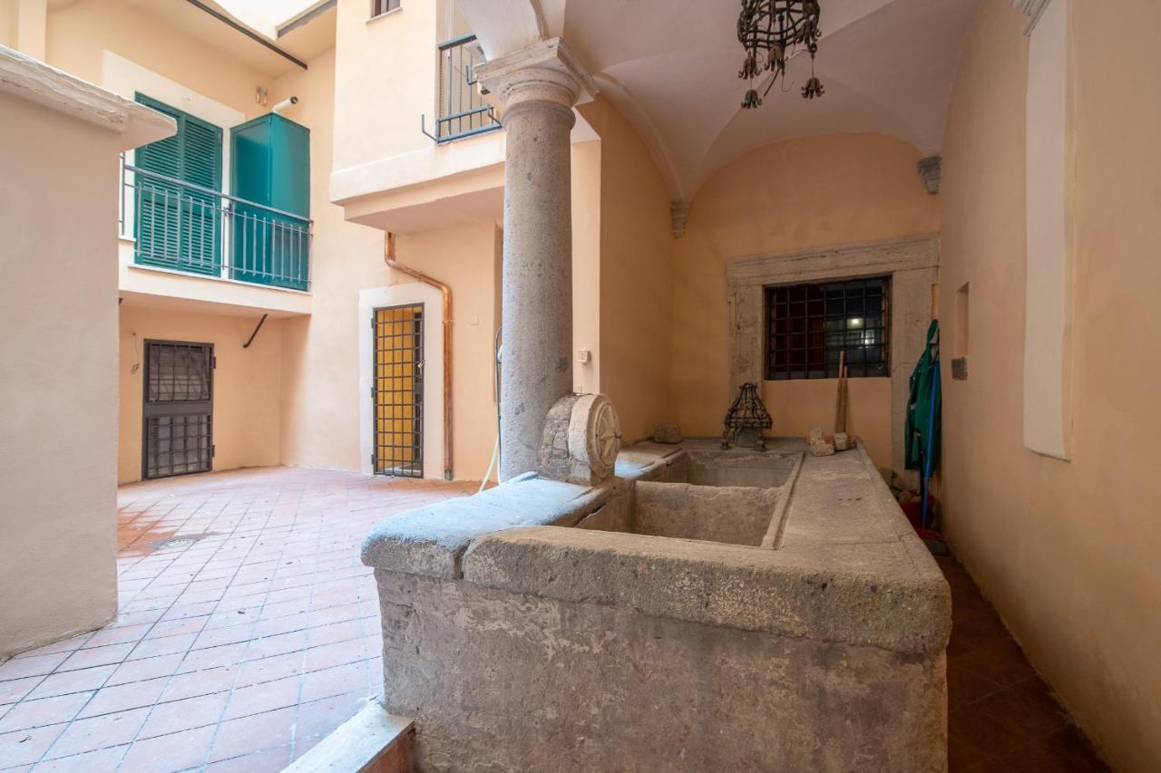 Via Dei Cartari Luxury Appartament