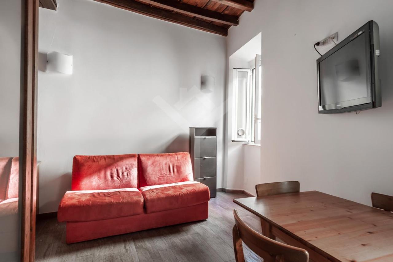 Vicolo Savelli Roma
