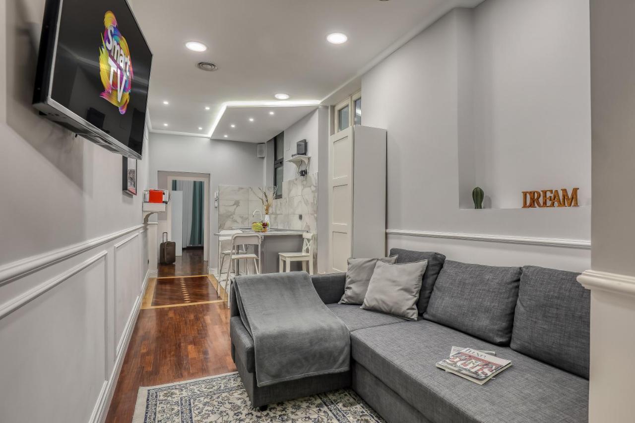 Apartment Atrhome Frattina Luxury