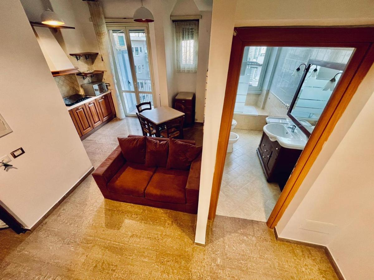 Interno Dieci Leilighet *