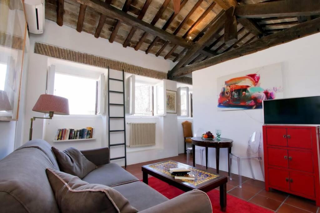 Arco De Cenci Apartment *