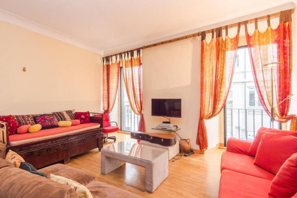 Ghetto Enchanting Terrace Apartment *
