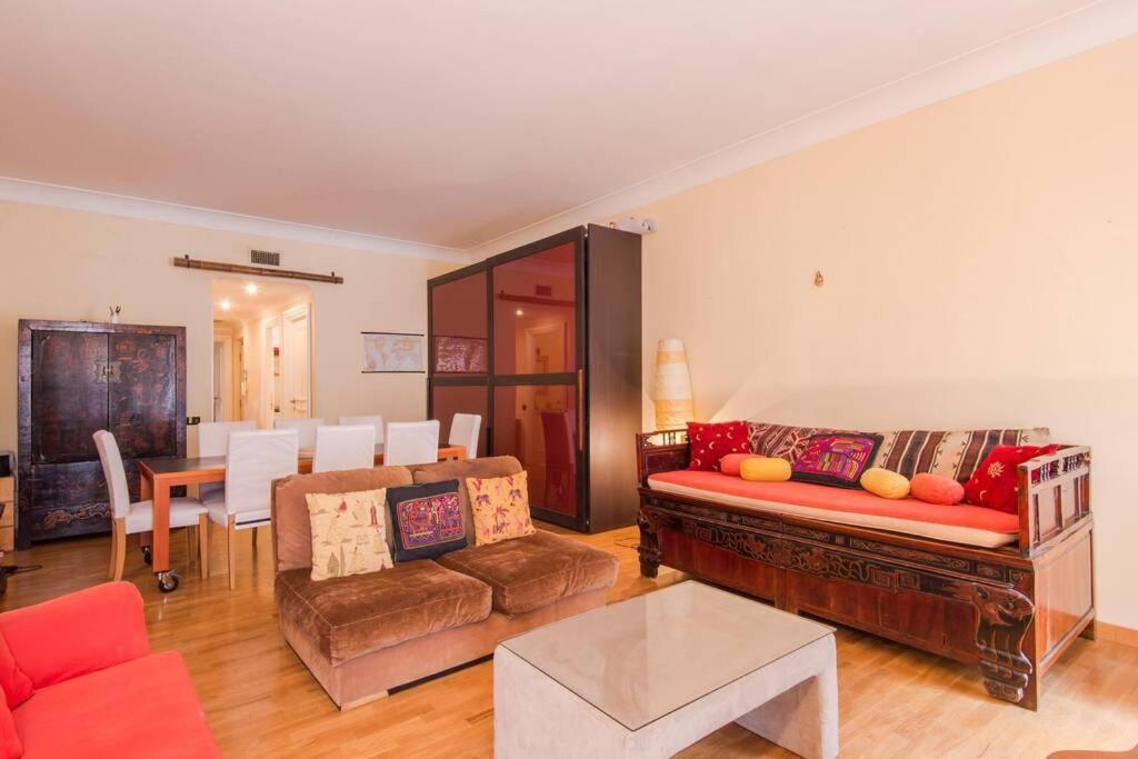Ghetto Enchanting Terrace Apartment *