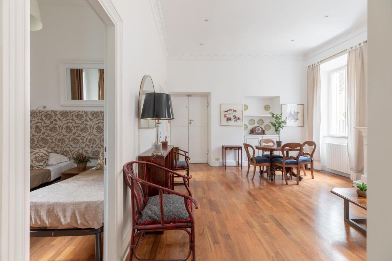 Iflat Elegant In 18th Century Palace Roma