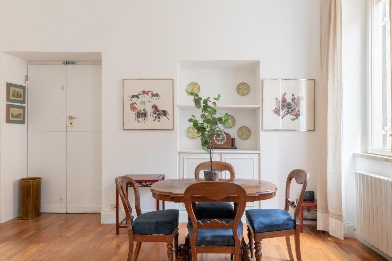 Iflat Elegant In 18th Century Palace Roma