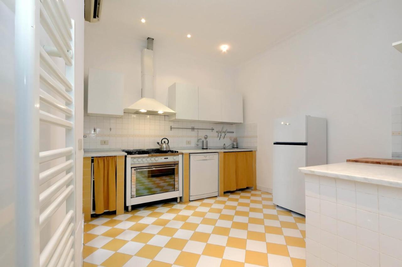 Campo dei Fiori 3-Bed Apartment hi standing Appartamento
