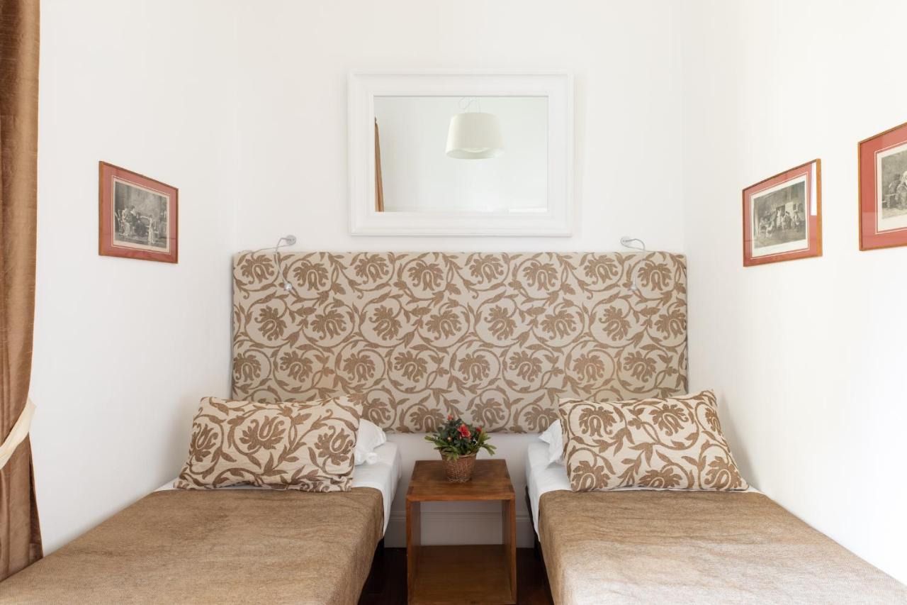 Iflat Elegant In 18th Century Palace Roma
