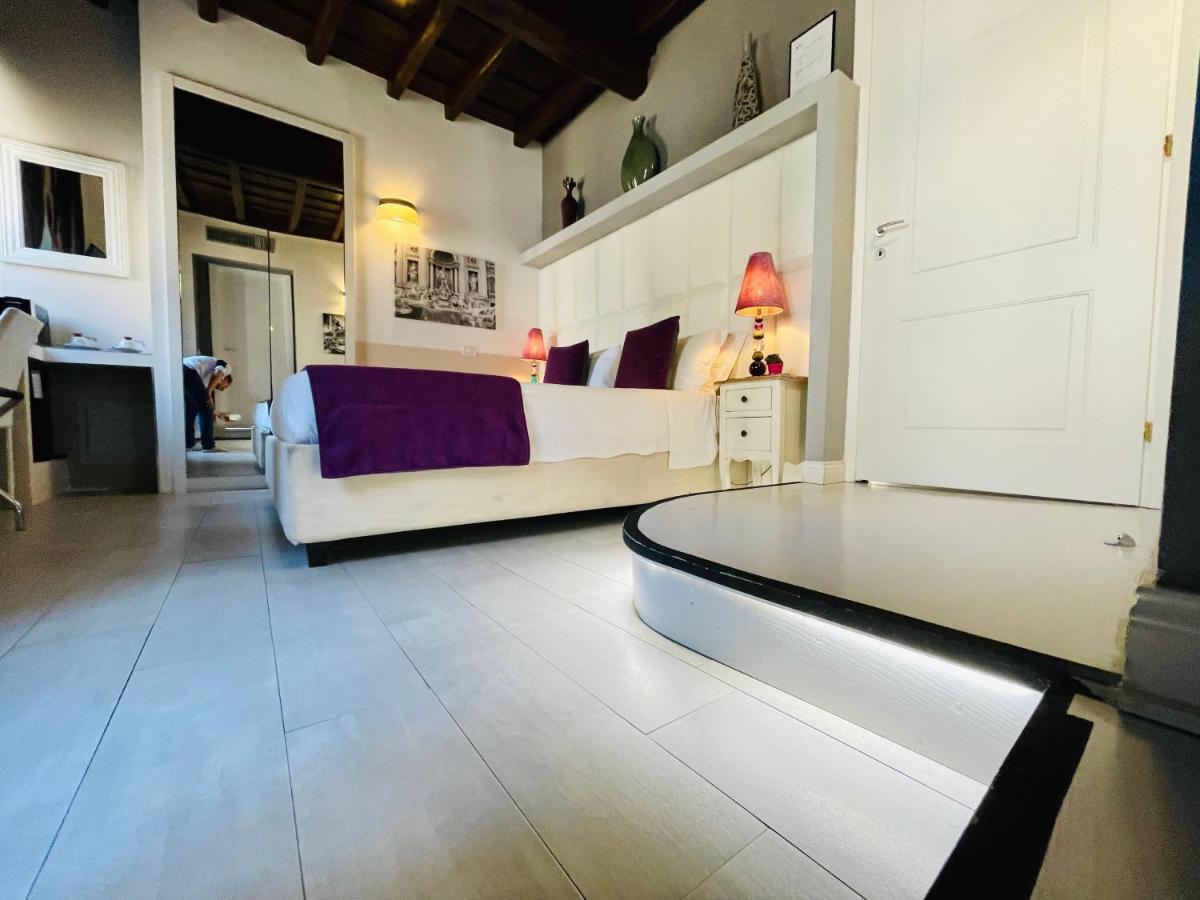 Pensión Town House Spagna- Luxury With Jacuzzi Bath *