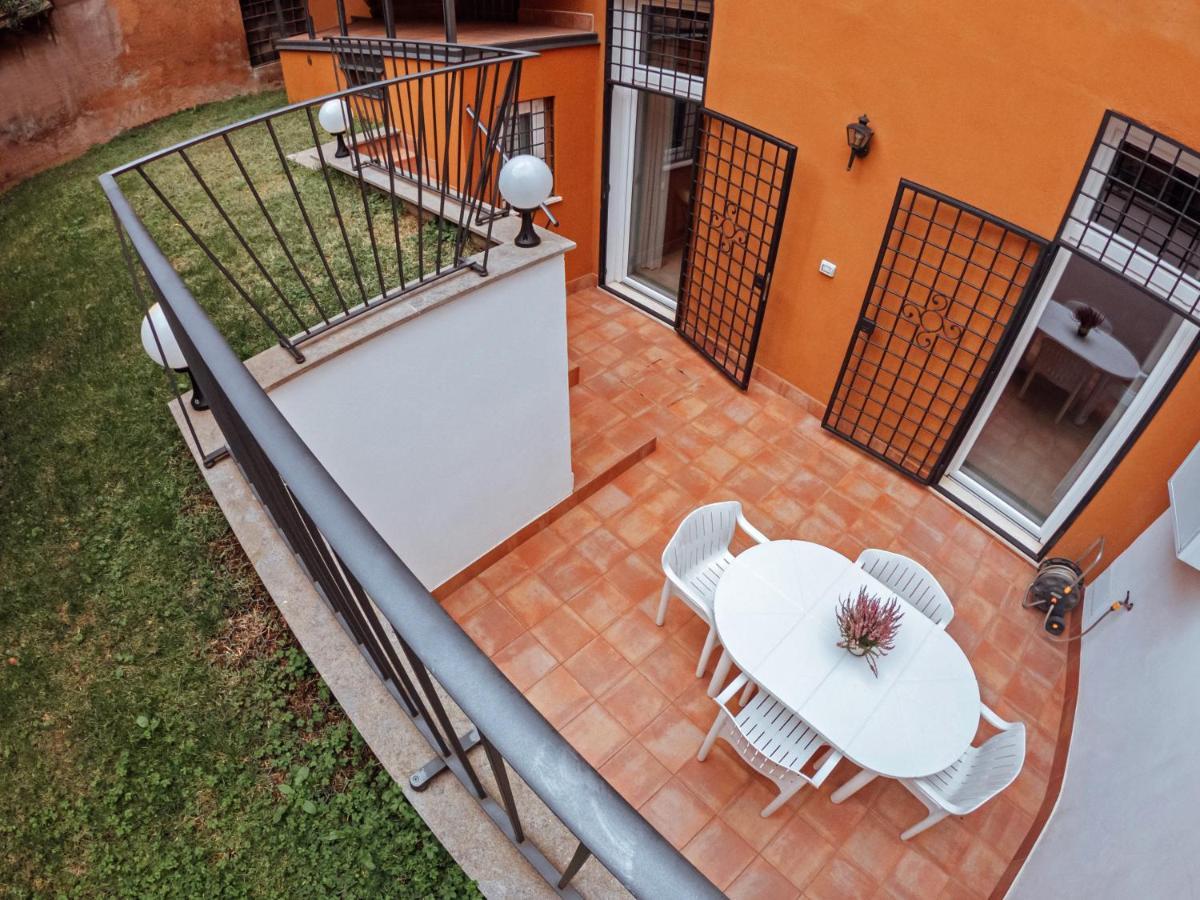 Apartment Renella 92 Rom