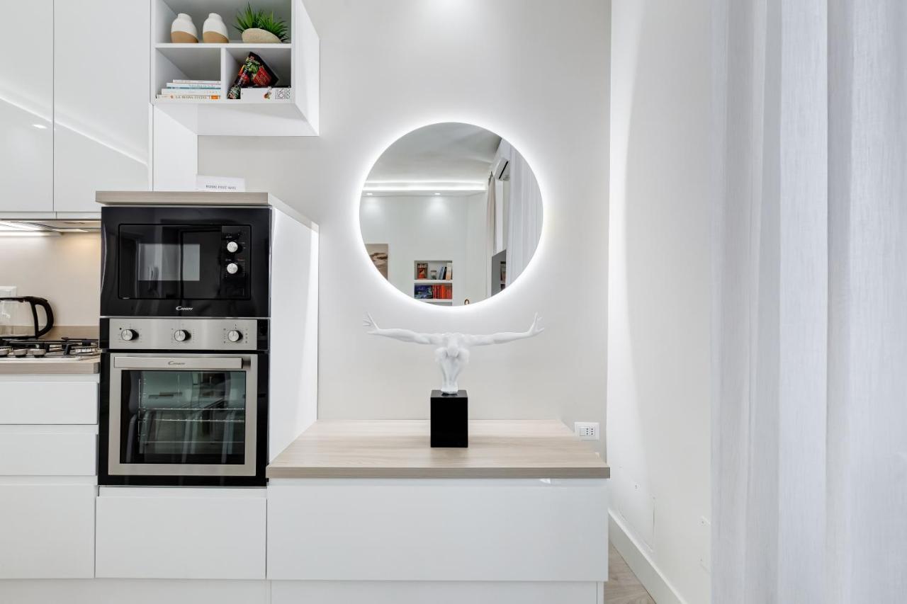 Bmga L The White Crown In Testaccio Apartment