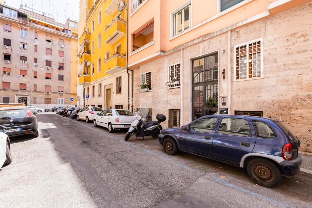 Bmga L The White Crown In Testaccio Apartment