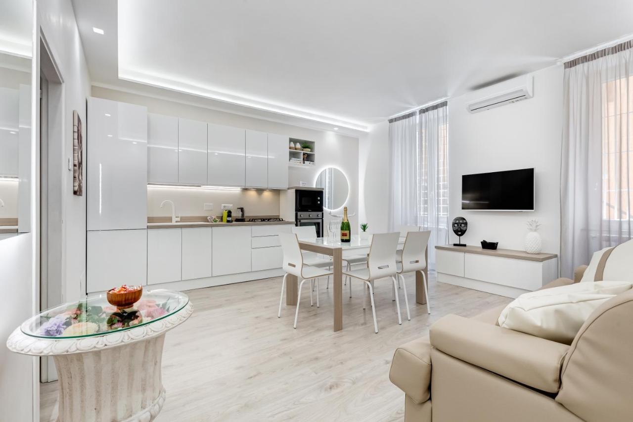 Bmga L The White Crown In Testaccio Rome