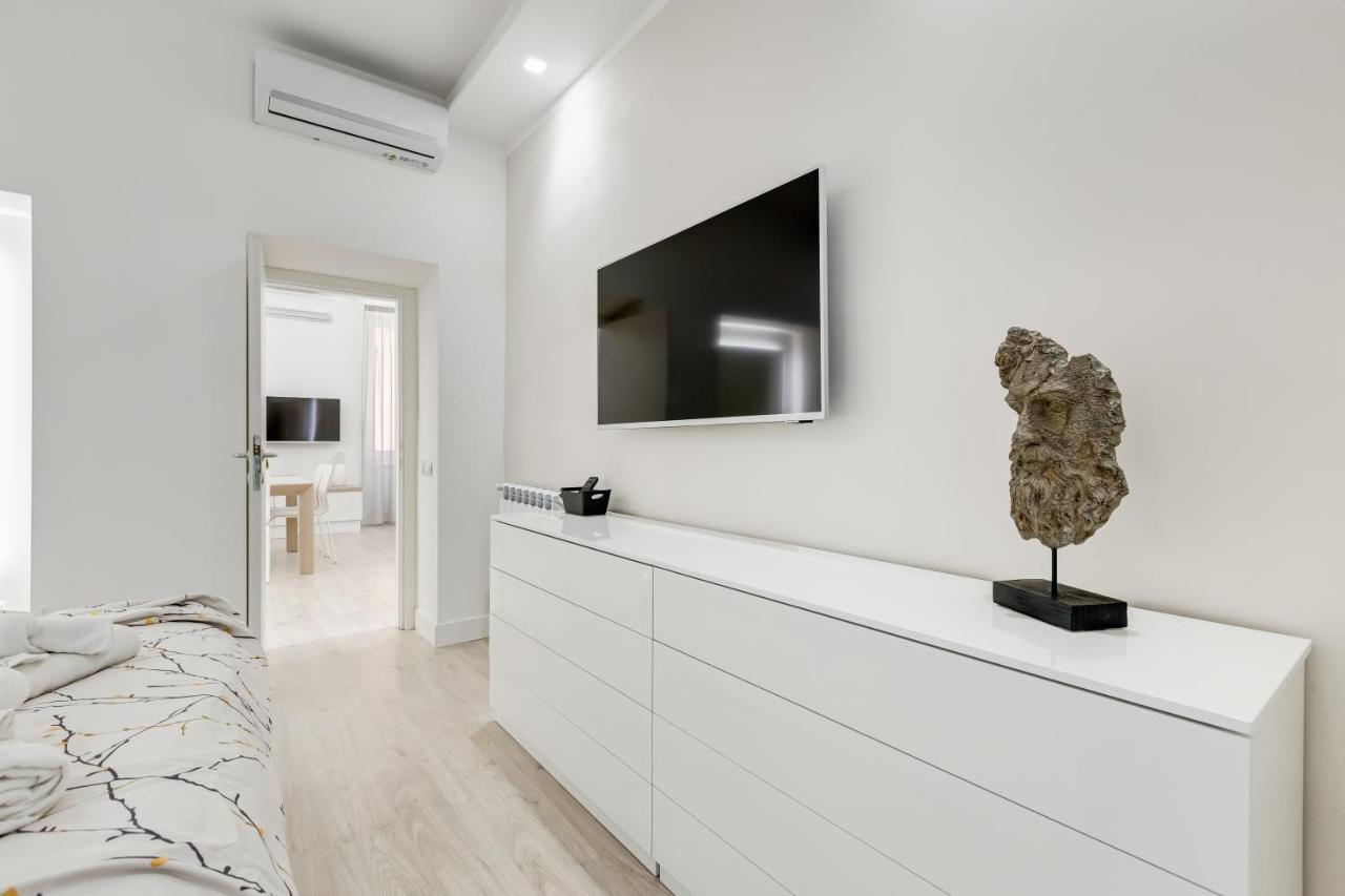 Bmga L The White Crown In Testaccio