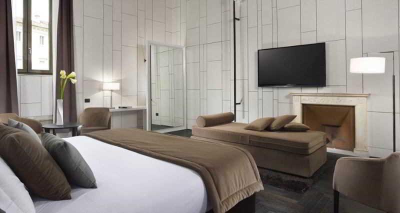 Pensión Piazza Del Gesu' Luxury 2*