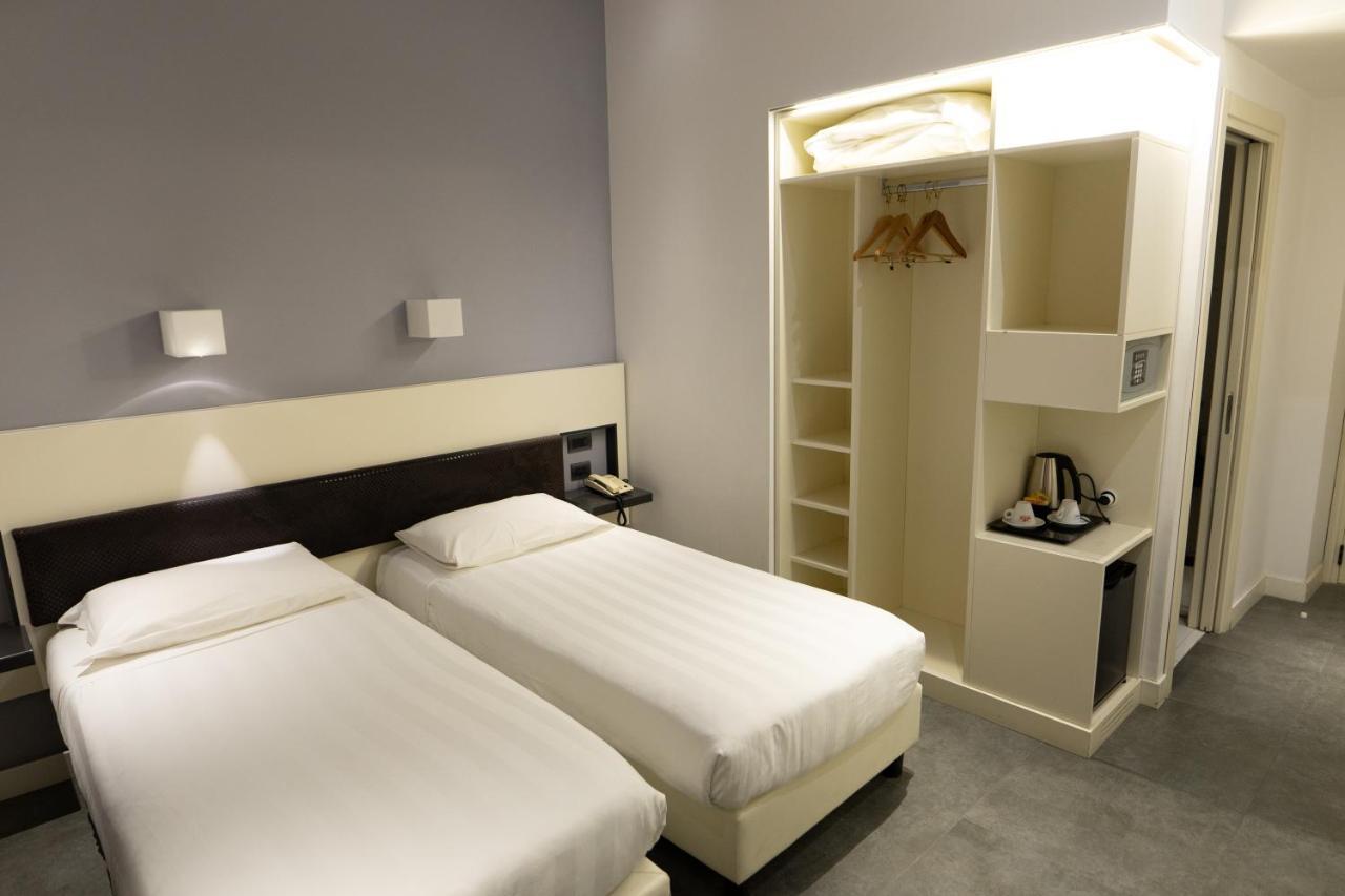 Hotell Crosti 3*