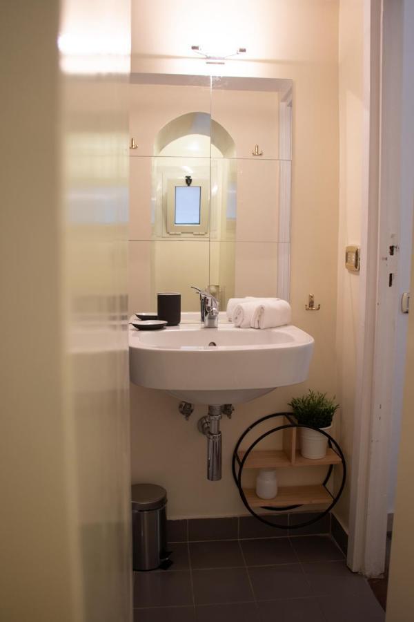 Apartment The Rent - Piazza Di Firenze Rome