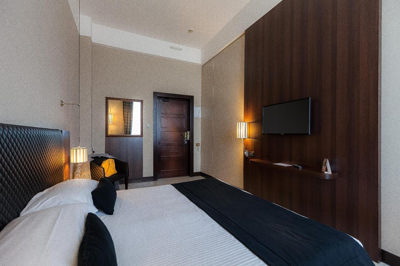 Th - Carpegna Palace Hotell