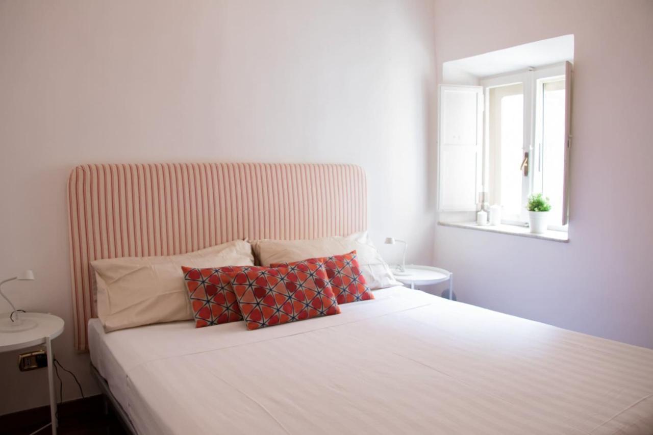 The Rent - Piazza Di Firenze Apartment