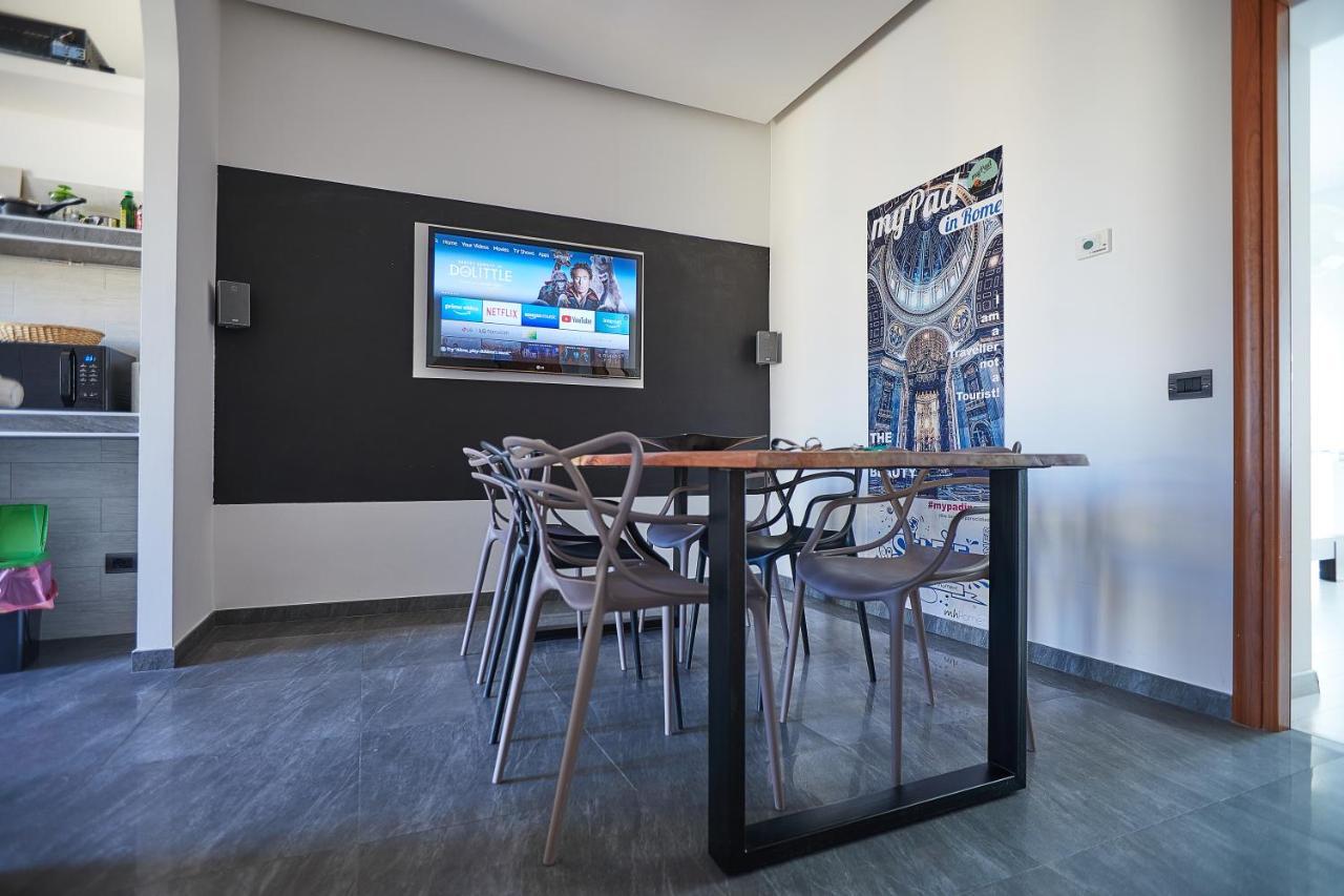 Apartment In Front Of St Peter'S Square And Vatican Museums - Mypad In Rome *