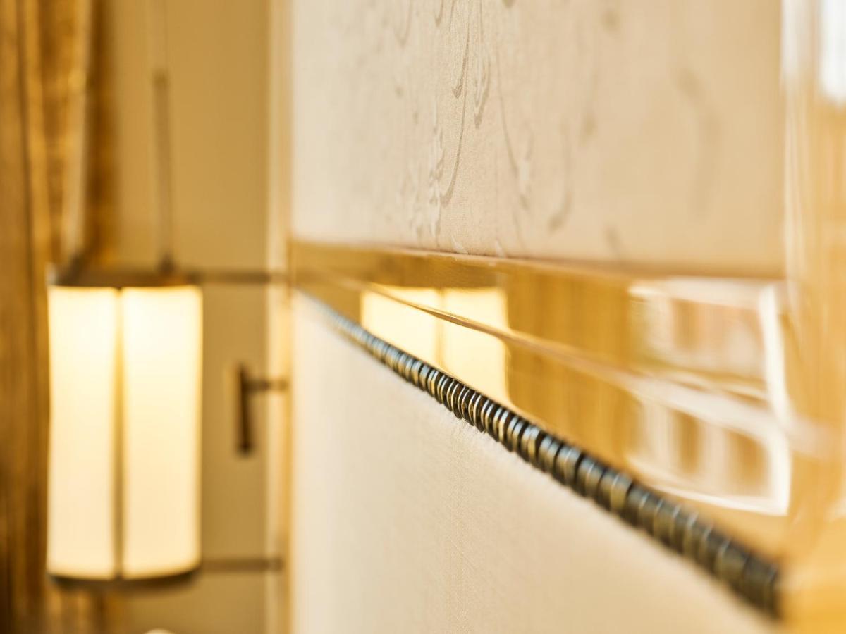 Eden - Dorchester Collection Hotel