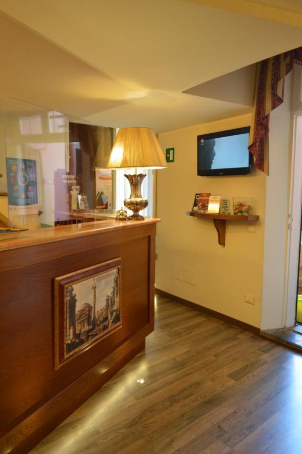 Pantheon Bed & Breakfast 3*
