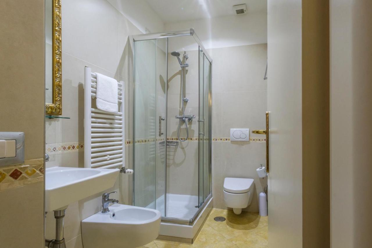 Domus Colosseo 3*
