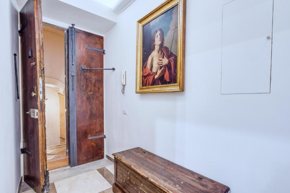 Iflat Trevi's Stylish Paradise