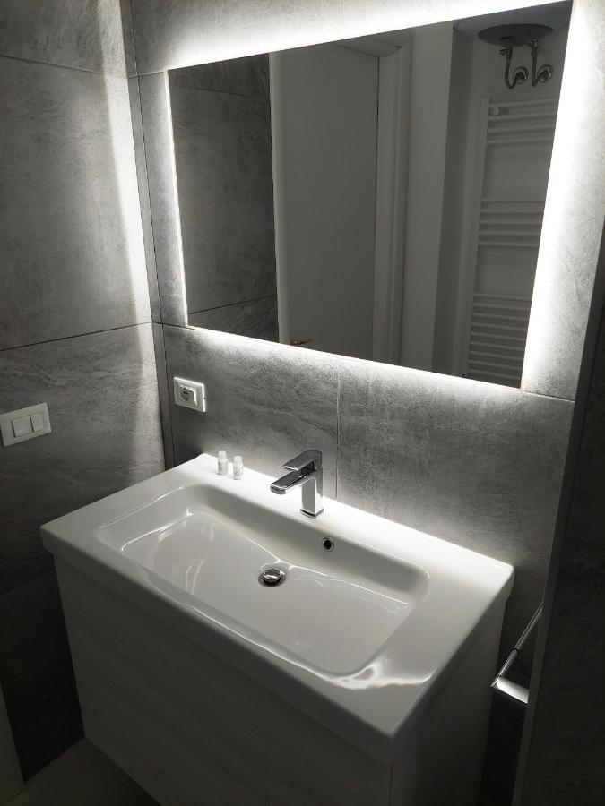 Apartment Conte Rosso Rom
