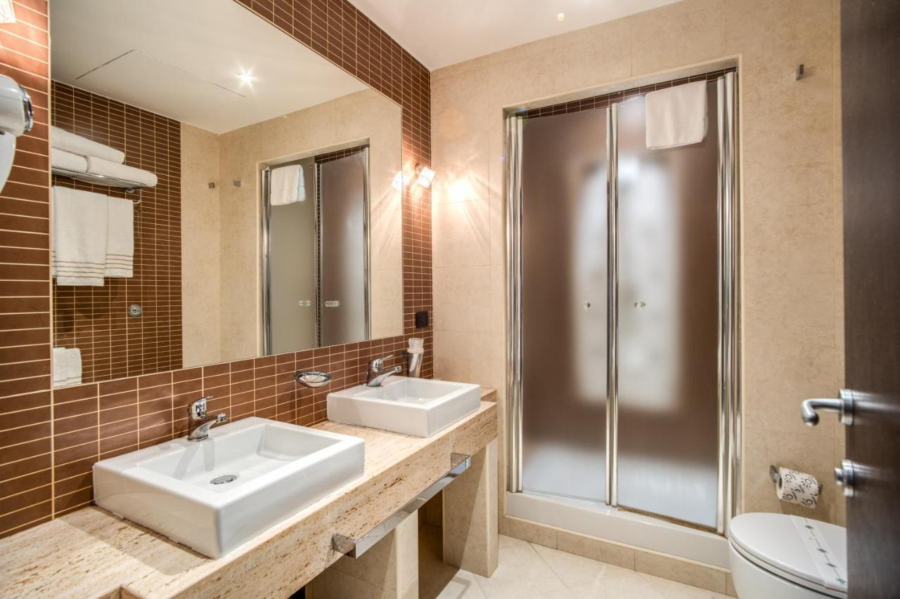 Everest Hotell 2*
