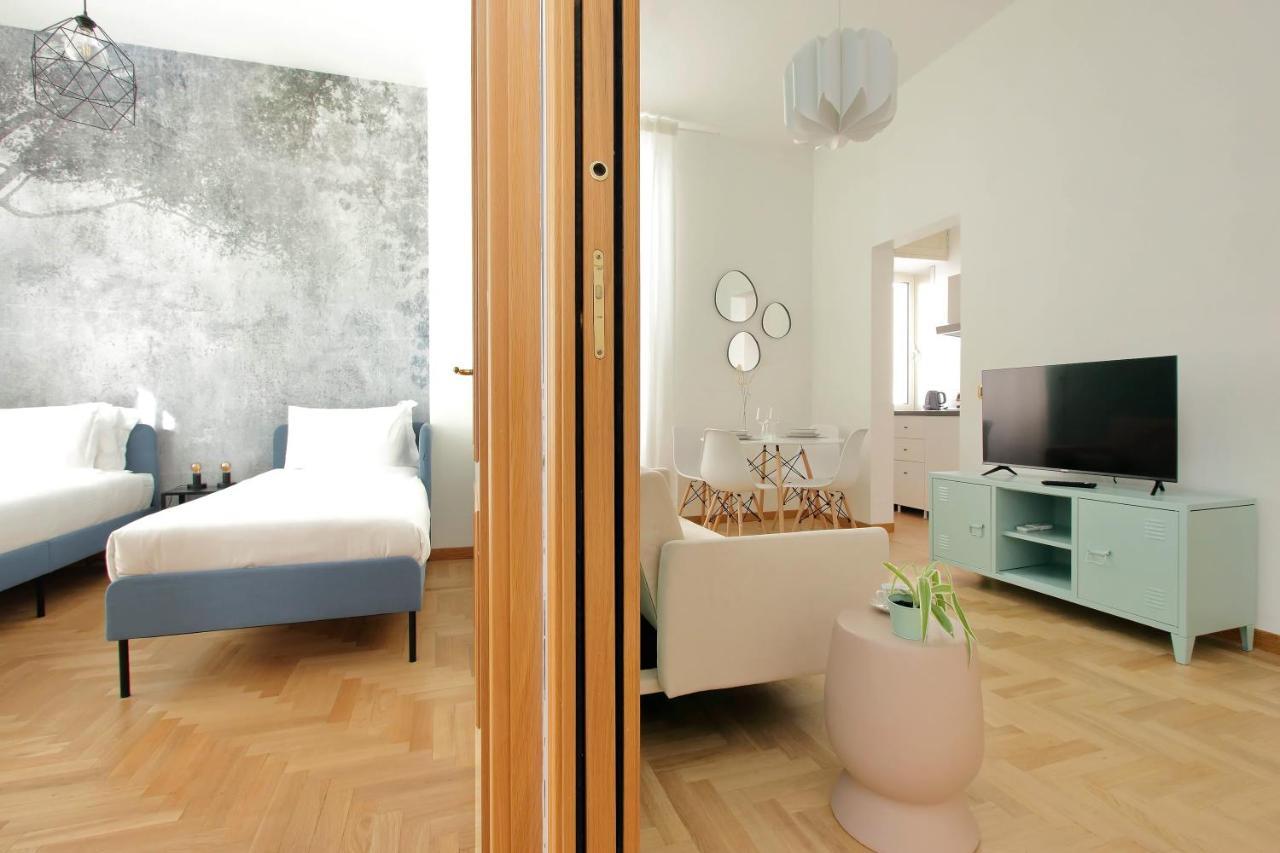 Take Me - Forum Apartment