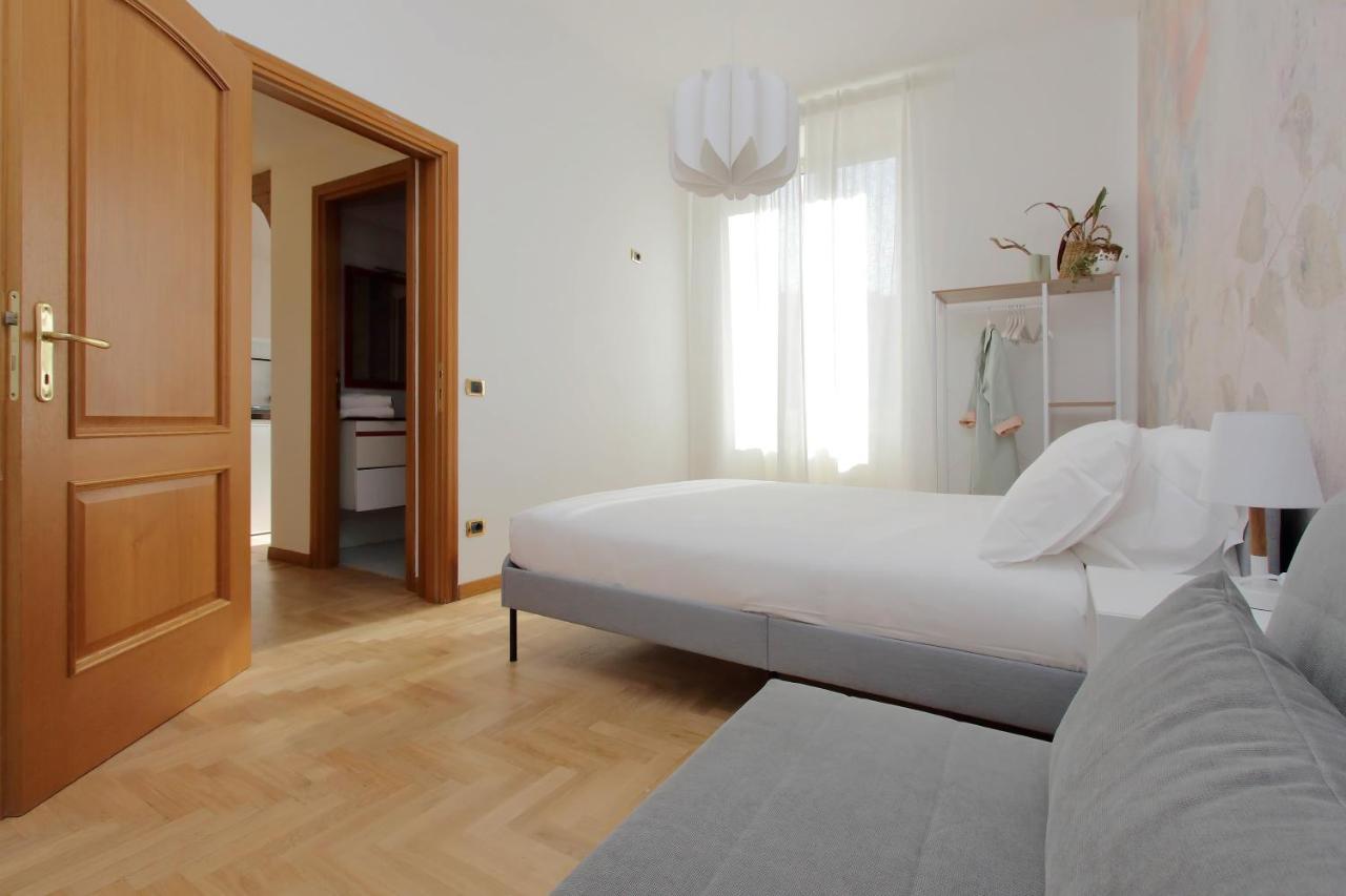 Take Me - Forum Apartment