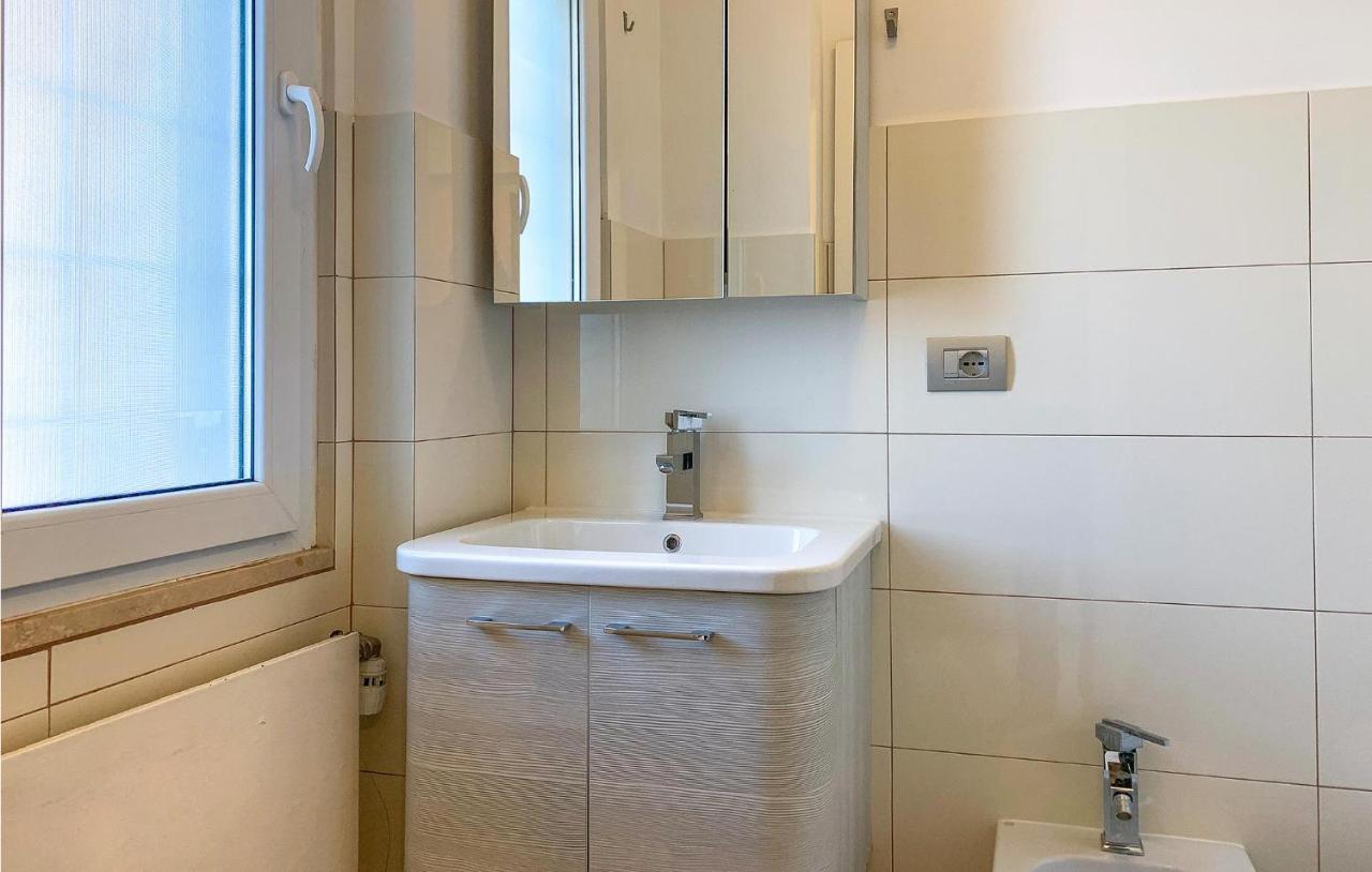 Stunning In With 1 Bedrooms And Wifi Rom